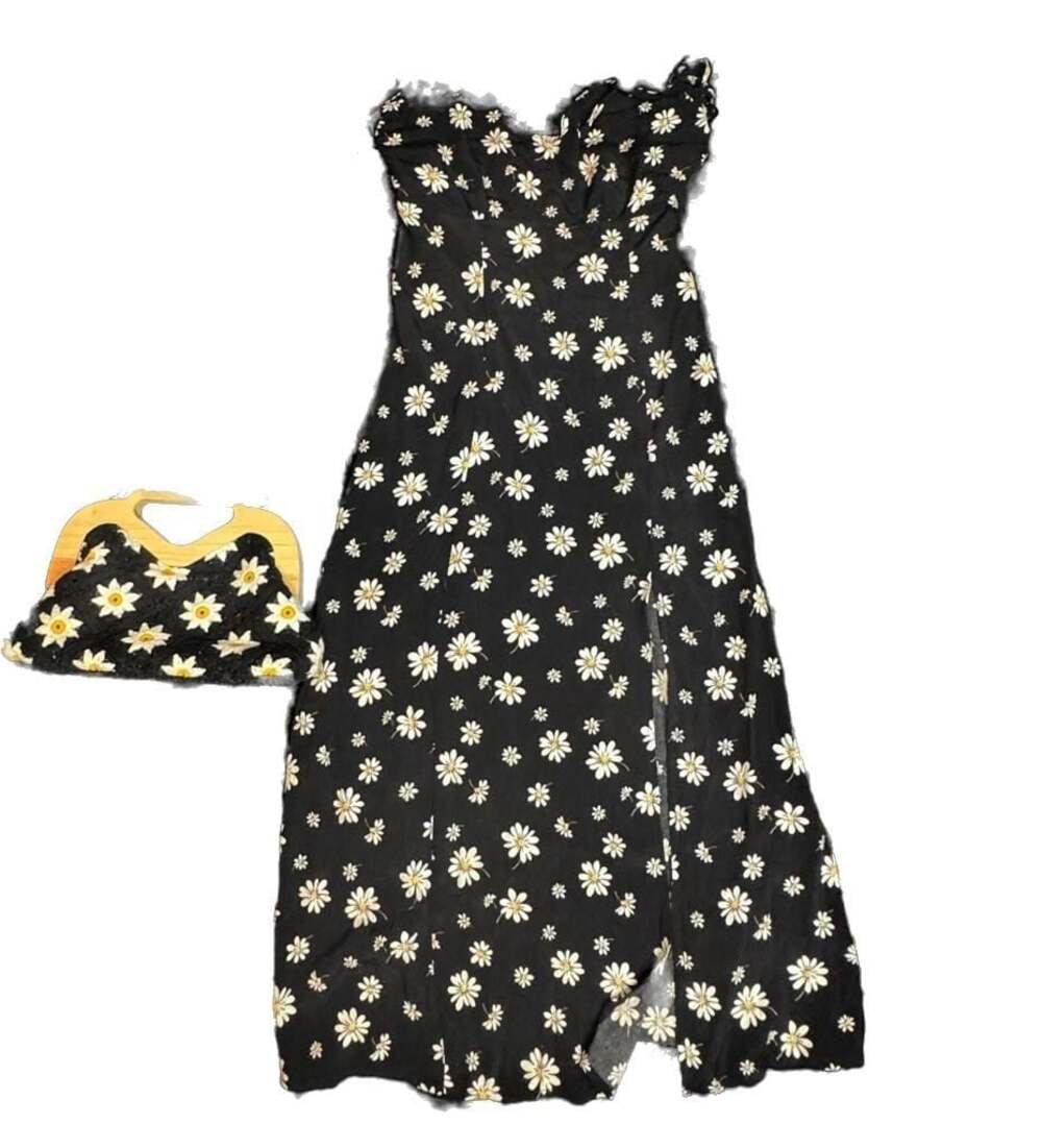 Black Daisy Print Spaghetti Strap Maxi Dress with Front Slit